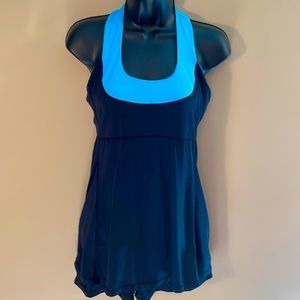 Margarita loose fit workout top with shelf bra slight pilling on one side